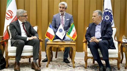 تاکید بر گسترش همکاری‌های ایران و فرانسه در حوزه‌های غیرتحریمی مانند کشاورزی، آب و دارو 