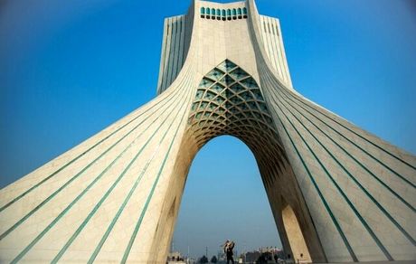 بازدید کودکان از برج آزادی یک هفته رایگان شد