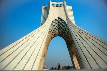 بازدید کودکان از برج آزادی یک هفته رایگان شد