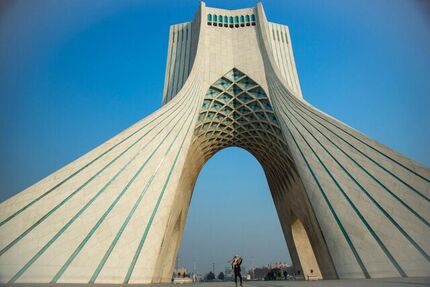 بازدید کودکان از برج آزادی یک هفته رایگان شد