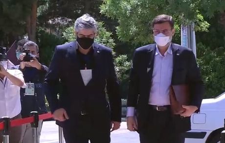 قاضی‌زاده هاشمی و همتی اولین کاندیداهای ریاست جمهوری وارد صداوسیما شدند