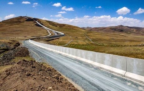 ۶۴ کیلومتر از دیوار مرزی ایران و ترکیه ساخته شده است