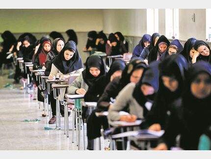 تکمیل ظرفیت دانشگاه آزاد برای کنکور ۹۸ فاقد وجاهت قانونی است