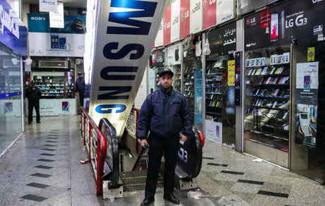 
حریق در پاساژ علاءالدین/ اطفای حریق توسط پرسنل پاساژ
