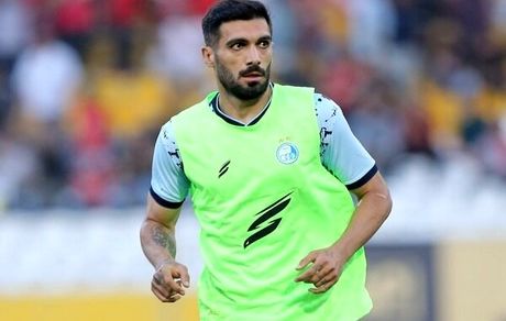 مدافع استقلال در بن بست کامل! / نه سرمربی می‌خواهد نه تیم دیگر