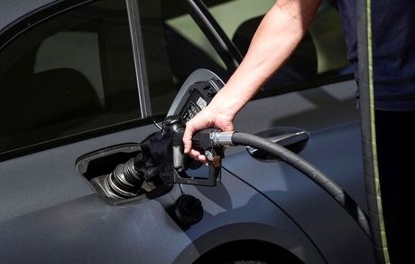 بنزین در آمریکا از مرز ۵ دلار گذشت