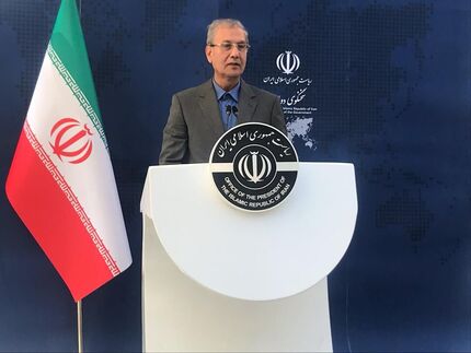 ربیعی:  منحنی ارز در حال پایین آمدن است