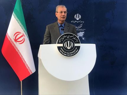 ربیعی:  منحنی ارز در حال پایین آمدن است