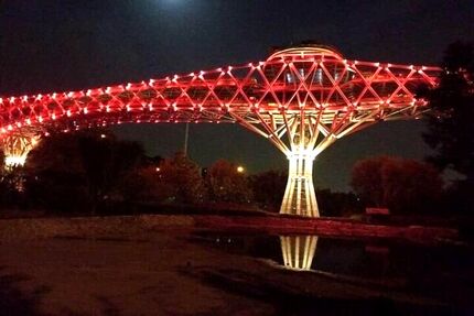 پل طبیعت، قرمز می‌شود