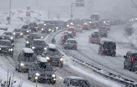 
بارش برف و باران در جاده‌های کشور/ تردد با زنجیر چرخ در جاده‌های ۲ استان
