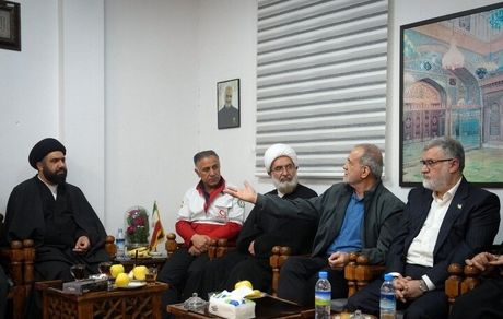 پزشکیان: مسجد به «دولت محله» تبدیل شود