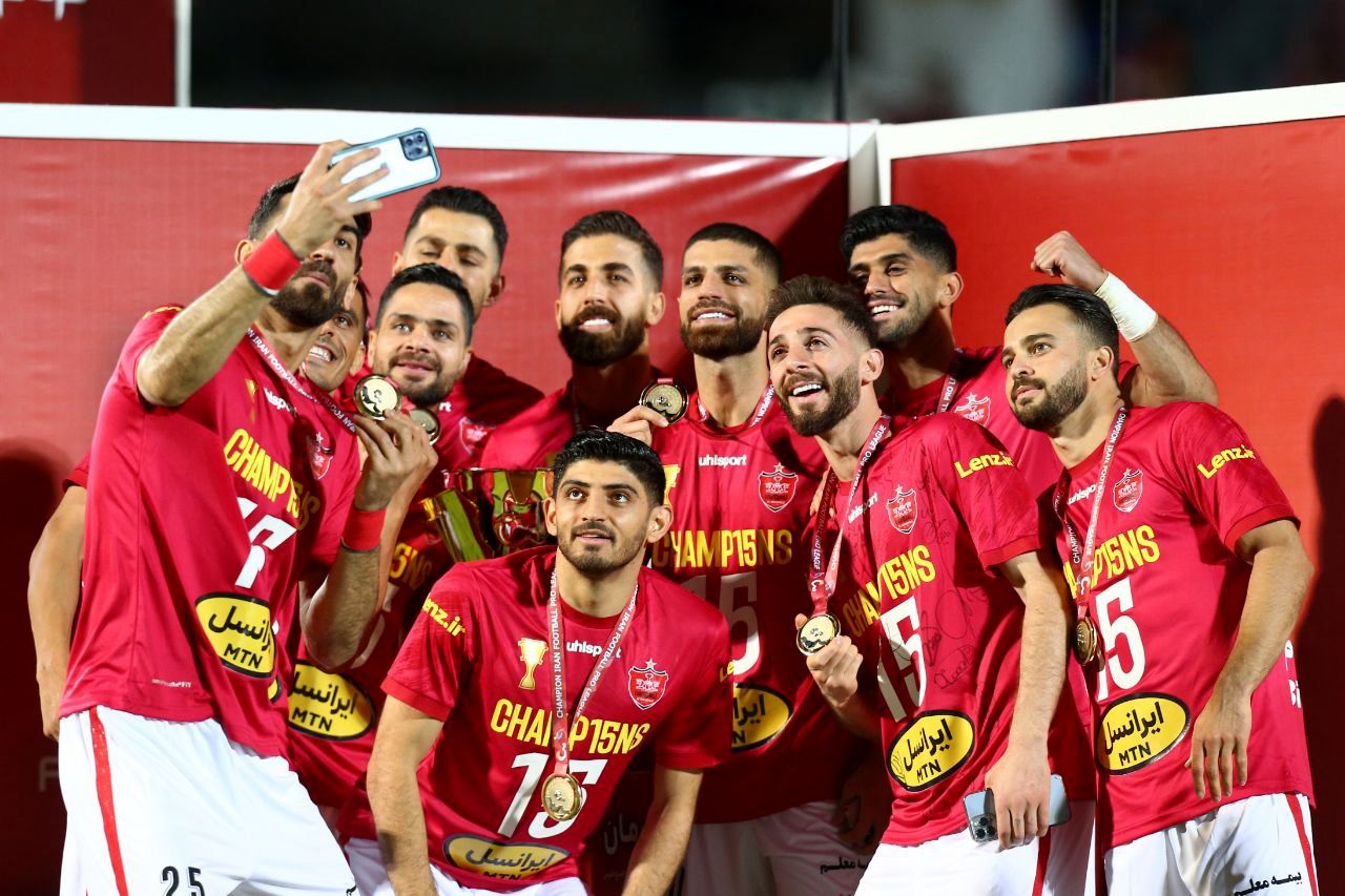 بازی پرسپولیس و نساجی و جشن قهرمانی سرخپوشان