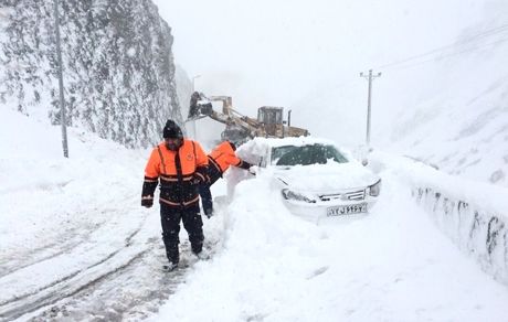 برف و کولاک باز هم چندین راه را بست