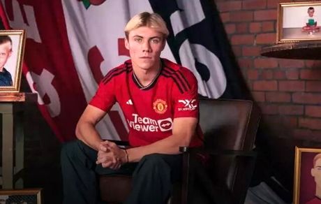 مهاجم دانمارکی به منچستریونایتد پیوست