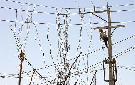 جمع آوری ۱۸۲۰ انشعاب غیرمجاز برق در اهواز