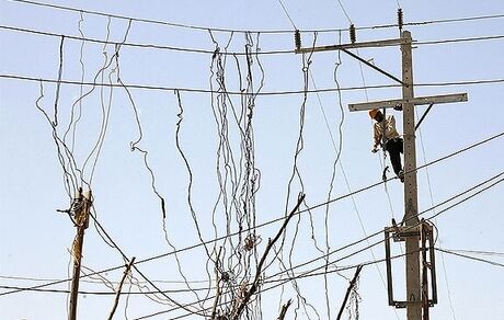 جمع آوری ۱۸۲۰ انشعاب غیرمجاز برق در اهواز