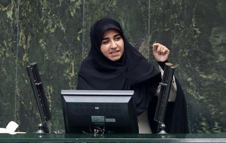 در اتفاقات اخیر نیروی انتظامی اجازه استفاده از سلاح‌ نداشت/ گفتند شهید شوید ولی کسی کشته نشود