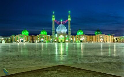 پرچم مسجد مقدس جمکران تعویض می شود