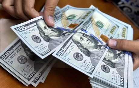 قیمت دلار و یورو در ۲۷ مرداد