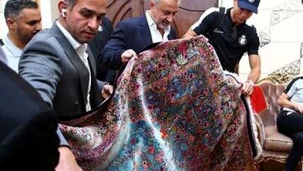 قیمت فرش اهدایی پرسپولیس به کریس رونالدو کم کم ۳ میلیارد تومان