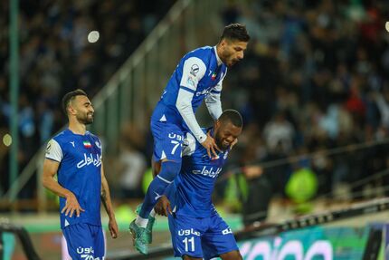 در روز شعار علیه مدیرعامل، استقلال موفق به شکست ذوب آهن شد