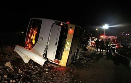 واژگونی اتوبوس در استان سمنان، ۳۴ مصدوم در پی داشت