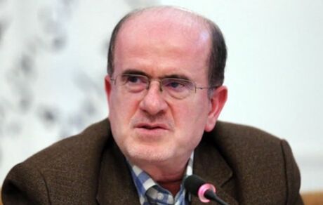 
لاهوتی: مجلس توزیع درآمد حاصل از بنزین بین مردم را بررسی کند
