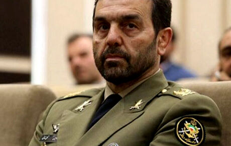روز ارتش بصورت خودرویی برگزار می‌شود