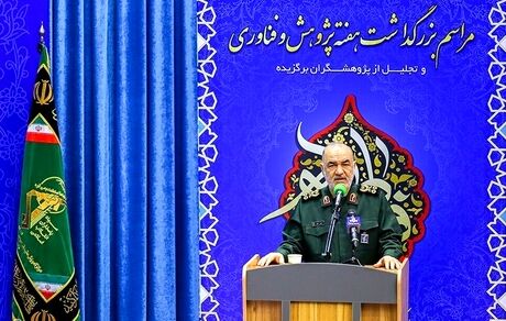 فرمانده کل سپاه پاسداران: فضای مجازی تنها راه باقی مانده برای دشمن است