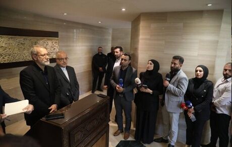 لاریجانی: آرزوی ما قوی و مستقل شدن کشورهای منطقه است / به کسی دستور نمی‌دهیم