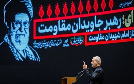 رئیس جمهور: راه رهبر شهید انقلاب را ادامه خواهیم داد