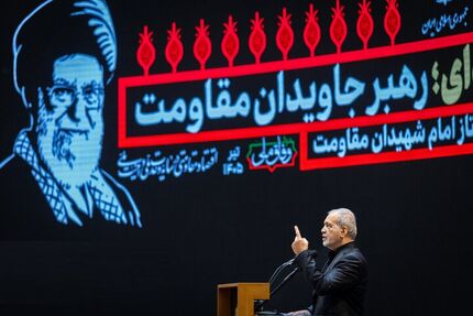 رئیس جمهور: راه رهبر شهید انقلاب را ادامه خواهیم داد