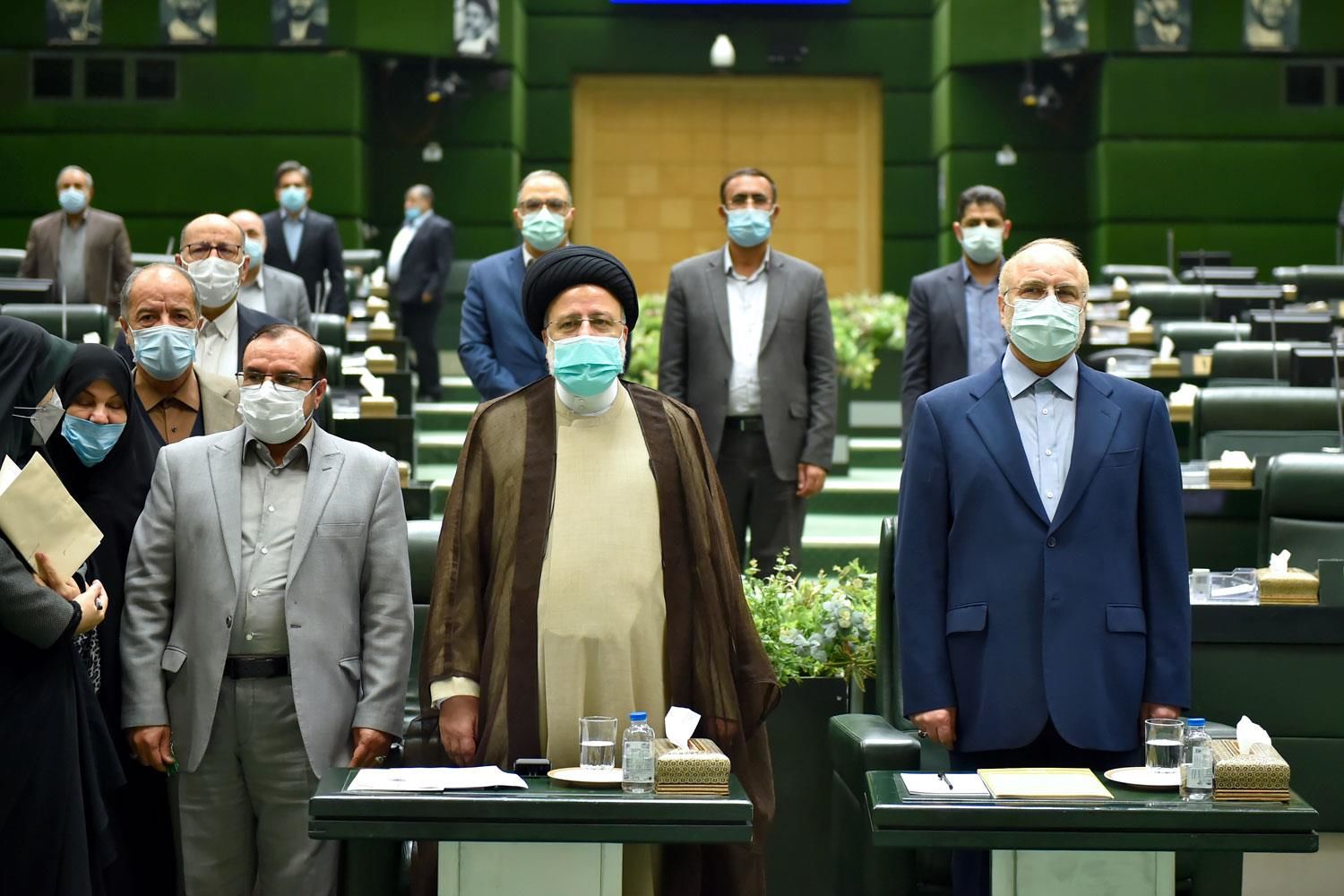 به مناسبت روز مجلس، نشست مشترک مجلس شورای اسلامی و دولت