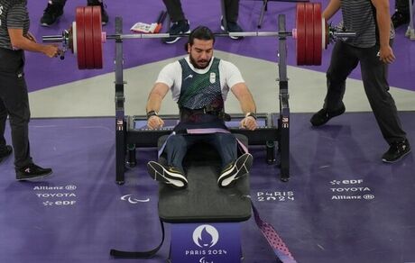 مدل برنز ورزشکار کشورمان در پاراوزنه‌برداری پارالمپیک ۲۰۲۴ 