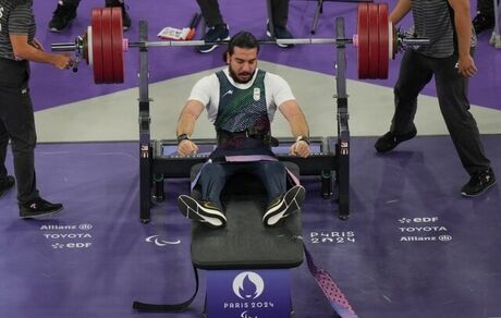 مدل برنز ورزشکار کشورمان در پاراوزنه‌برداری پارالمپیک ۲۰۲۴ 