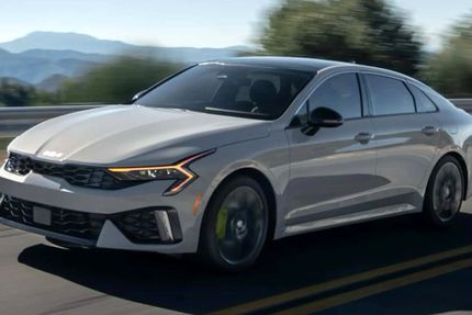 فراخوان ۳۰۰ هزار خودروی کیا و هیوندای بدلیل ایراد بحرانی باک سوخت