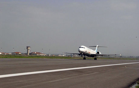 باز هم ترکیدگی لاستیک هواپیما و ادعاهای متناقض