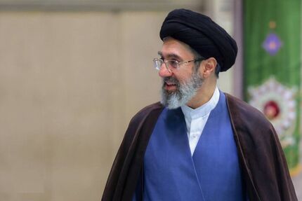 رهبر انقلاب: روزهای سابق که دشمن آرزوی بازگشت به آن دارد، هیچگاه تکرار نمی‌شود