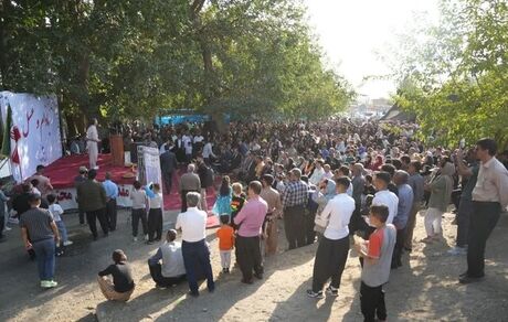 پایان اولین جشنواره بادام و عسل در روستای گندآباد