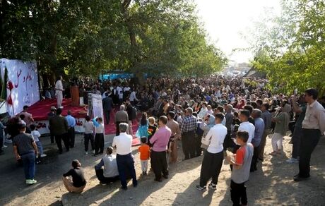پایان اولین جشنواره بادام و عسل در روستای گندآباد