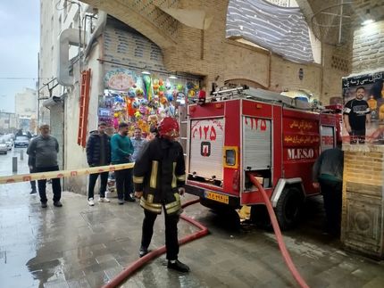 مهار آتش سوزی یک هتل آپارتمان در مشهد