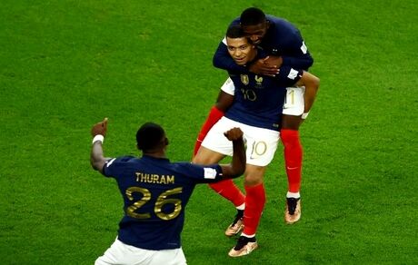 صعود فرانسه به یک چهارم نهایی جام جهانی 2022 قطر با رکوردشکنی ژیرو و ام‌باپه