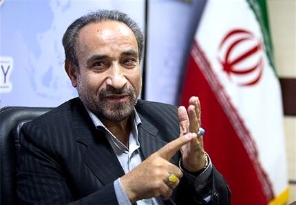 خباز: طراحان طرح سه‌ فوریتی درباره بنزین مثل احمدی‌نژاد پوپولیست هستند/ می‌خواستند رای جمع کنند