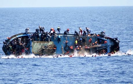 کشته شدن یک نفر و مفقودی هفت نفر در حادثه واژگونی قایق مهاجران در ترکیه