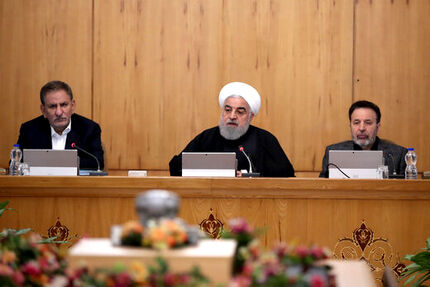 روحانی: آنها که با FATF بهانه دست آمریکا دادند پاسخگو باشند