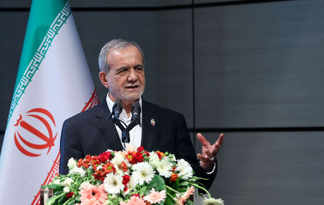 رئیس جمهور: وحدت و صلح جهانی با آمد و شد و ارتباطات دوستانه امکان پذیر است / تمدن، توسعه، هنر و فرهنگ در جای جای ایران دیده می شود