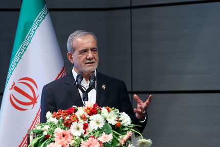 رئیس جمهور: وحدت و صلح جهانی با آمد و شد و ارتباطات دوستانه امکان پذیر است / تمدن، توسعه، هنر و فرهنگ در جای جای ایران دیده می شود