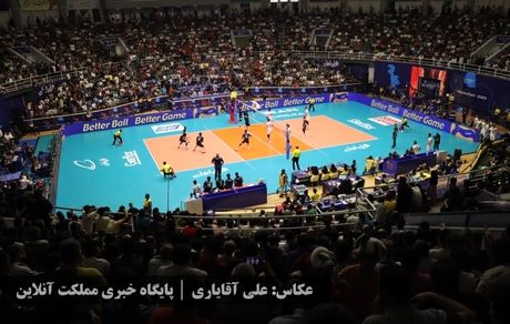 جام ۲۲: دیدار تیم‌های والیبال ایران و هنگ‌کنگ در سالن پر از تماشاگر غدیر ارومیه