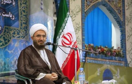 مصلاهای نماز جمعه نباید برای تکمیل شدن معطل اعتبار بمانند