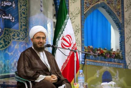 مصلاهای نماز جمعه نباید برای تکمیل شدن معطل اعتبار بمانند